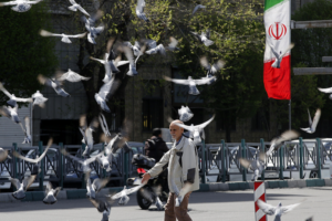 US_Iran_Two_Week_Ceasefire_Holds_as_Strait_of_Hormuz_Reopens video poster