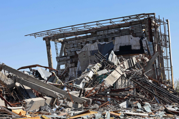 US_Israeli_Strikes_Hit_SW_Iran_Petrochemical_Firms__Injuring_5