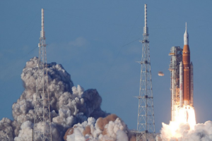 US_Launches_Historic_Artemis_II_Crewed_Moon_Mission