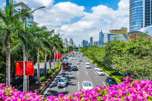 Vietnam_s_Leader_Explores_China_s_High_Speed_Rail__Strengthens_ASEAN_Ties_in_Guangxi_Visit