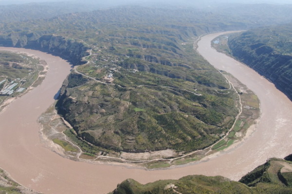 Yellow_River_s_Five_Bends__Yan_an_s_Ecological_Triumph_in_2026 video poster