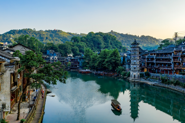 Live_Stream_Reveals_Fenghuang_Ancient_Town_s_Cultural_Allure video poster