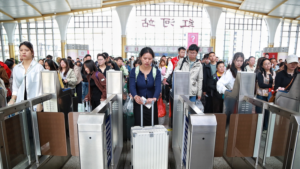 Mainland_China_adds_1_641_trains_for_surging_May_Day_holiday_return_demand