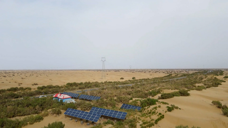 Solar_Power_Transforms_China_s__Sea_of_Death__Highway_into_Green_Corridor